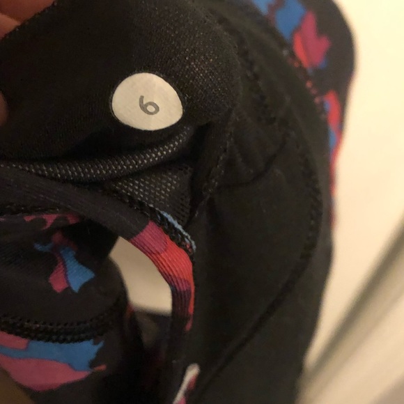 🚫SOLD🚫 LULULEMON SPORTS BRA SIZE 6 - Picture 4 of 4